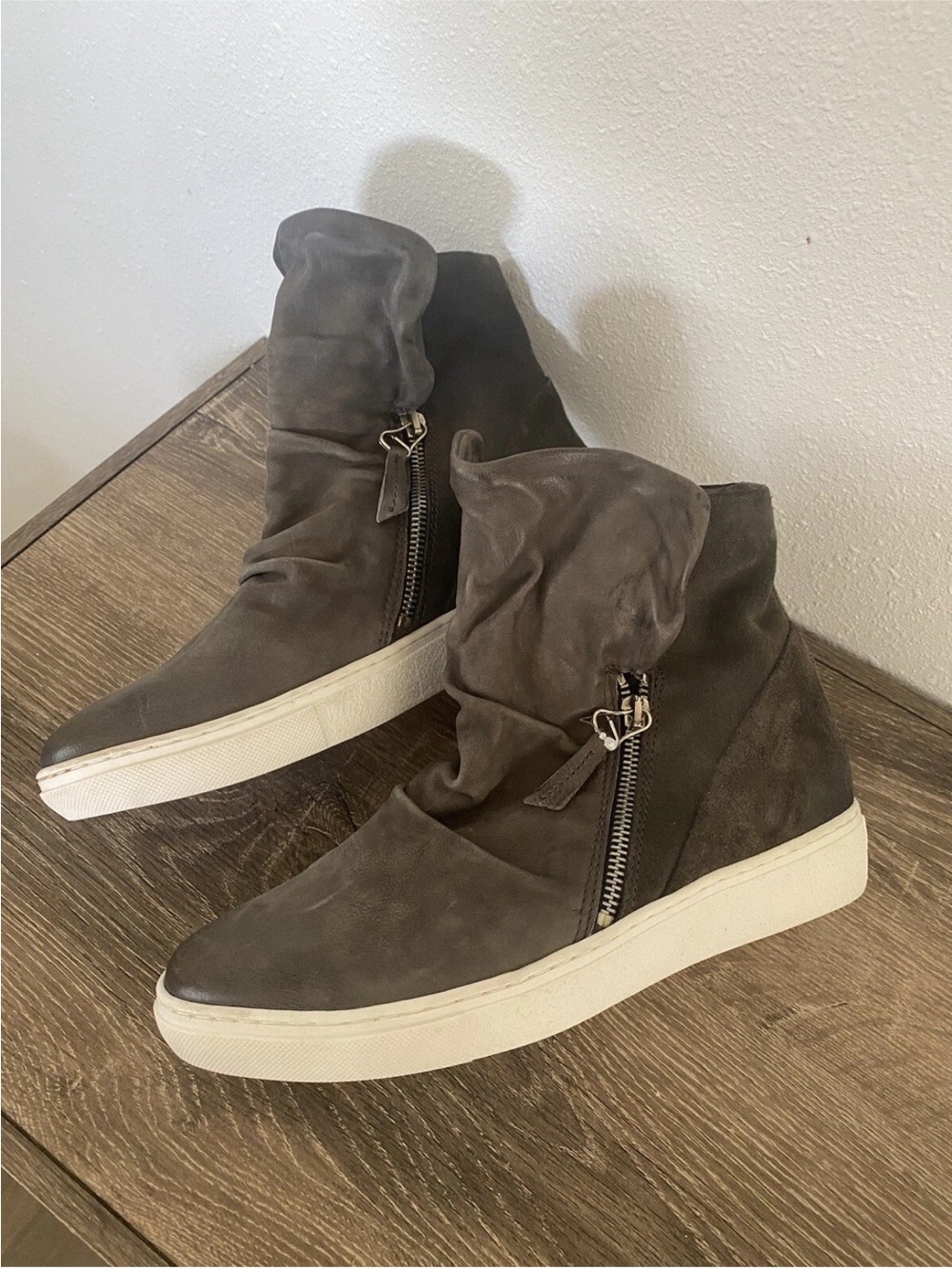Miz Mooz New York City women's leather dual zip up ankle boot shoes size EU 41